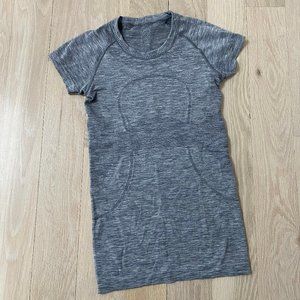 Lululemon Swiftly Tech Short Sleeve Crew, Size 4